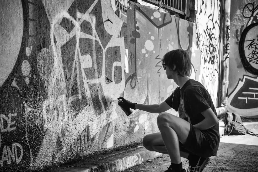Del pincel al píxel: cómo la tecnología reescribe el muralismo comunitario